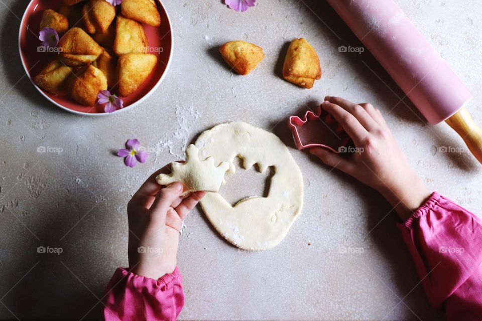 Baking cookies 