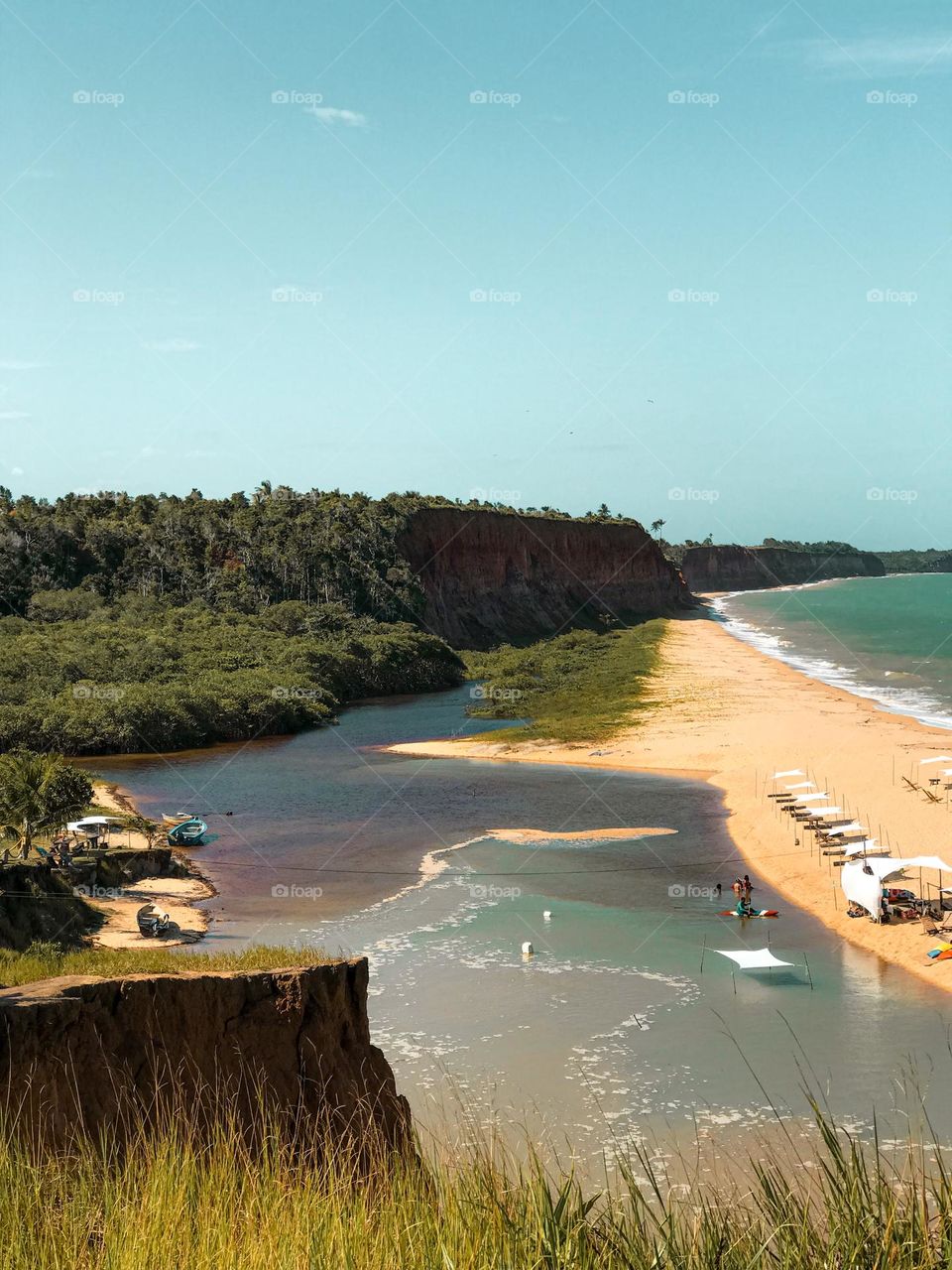 This is the beautiful beaches of cumuruxatiba bahia brasil, a fishing village located in the extreme south of bahia