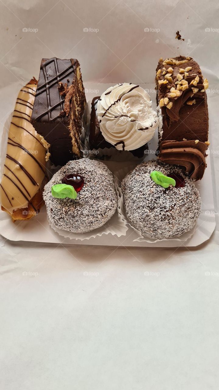 Confectionery cake mix