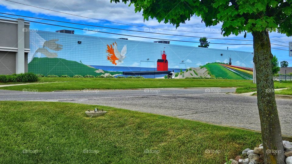 beautiful mural on Resurrection Life Church