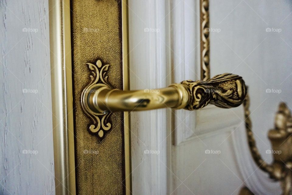 Luxury Golden entrance metal doorknob 