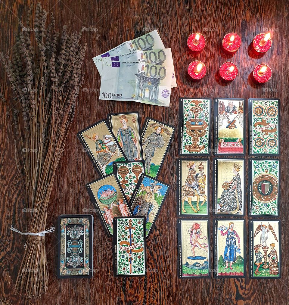 Fortune telling on the tarot cards