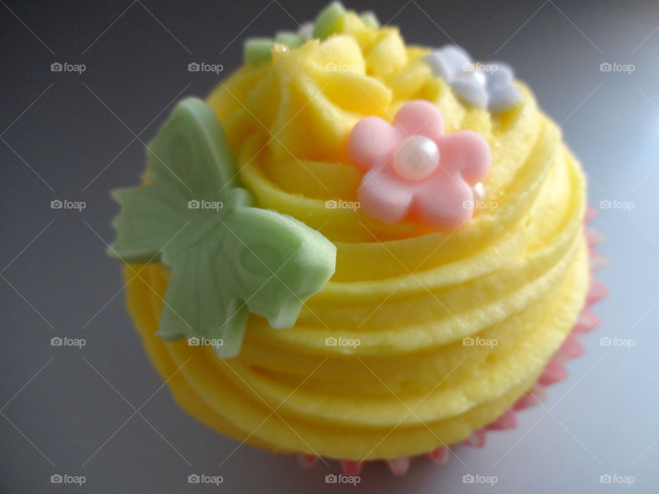 yellow cupcake