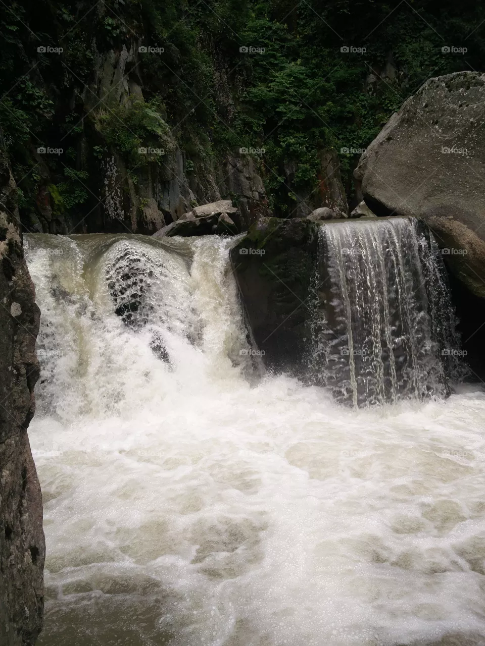 waterfall freshwater natural beauty 
📸 Muneeb bhat