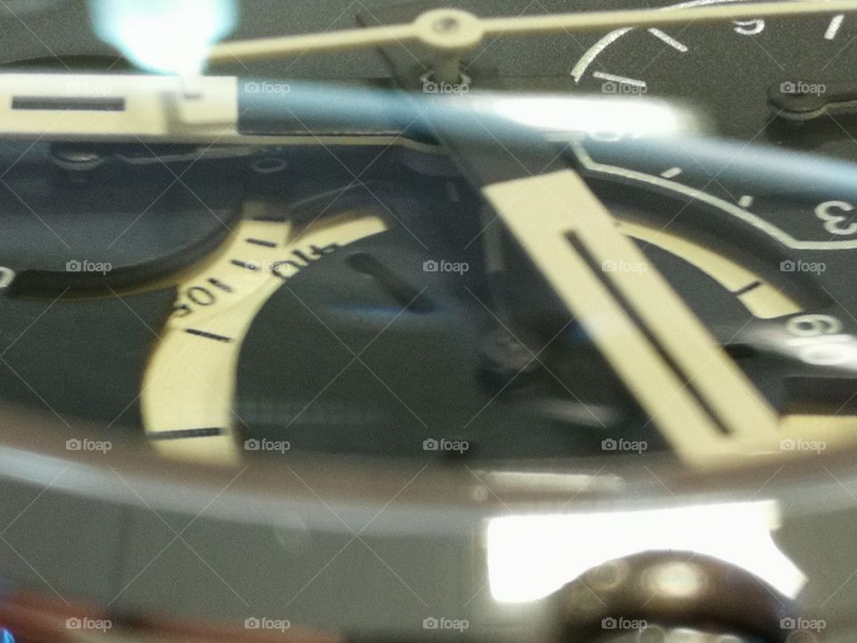 Frontansicht, Zifferblatt und Zeiger einer U-Boat Automatik Armbanduhr in Silbergehäuse.
Front, dial and hands from an U-Boat automatic wristwatch in silver case.