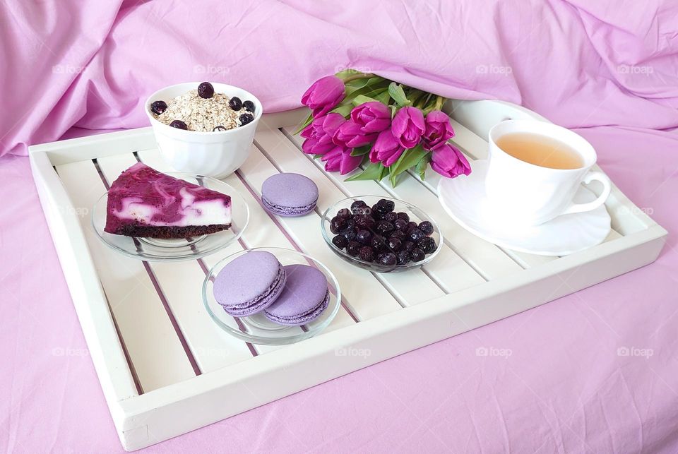 Good morning 💕 Spring breakfast in bed 💜😋 💜