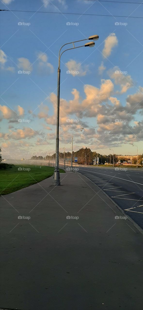 Ранним   туманным   утром.