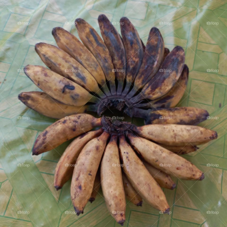 Benefits Bananas are rich in vitamins and fiber