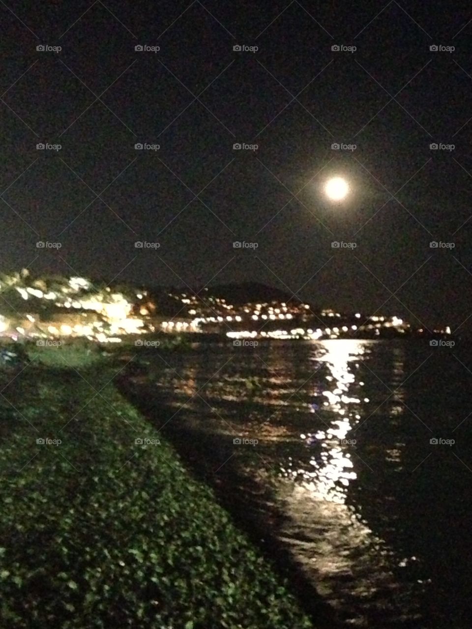 Moon in Nice
