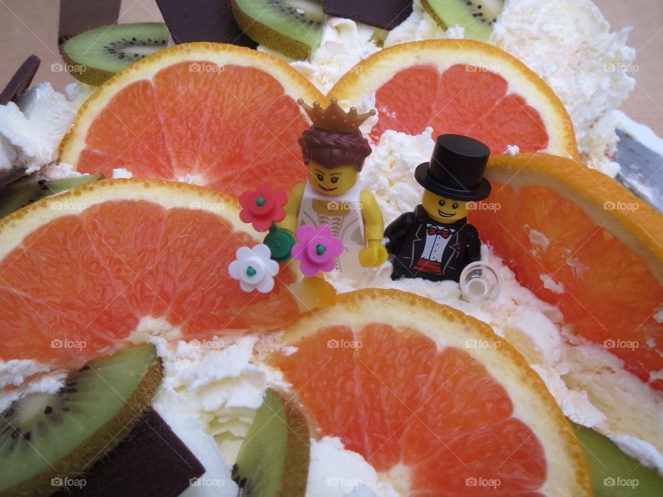 Wedding couple on cake