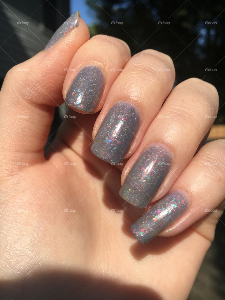 Colorful gray pained nails