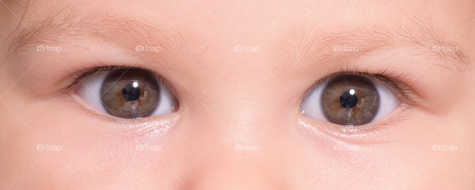 Close up of baby girl's eyes