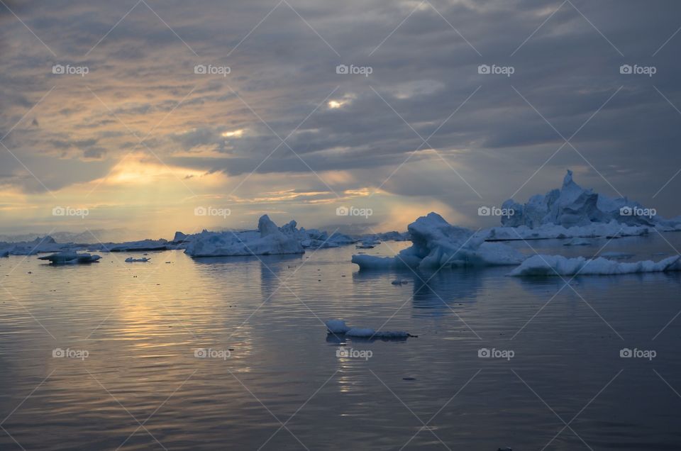 Midnight Sun Sailing Greenland