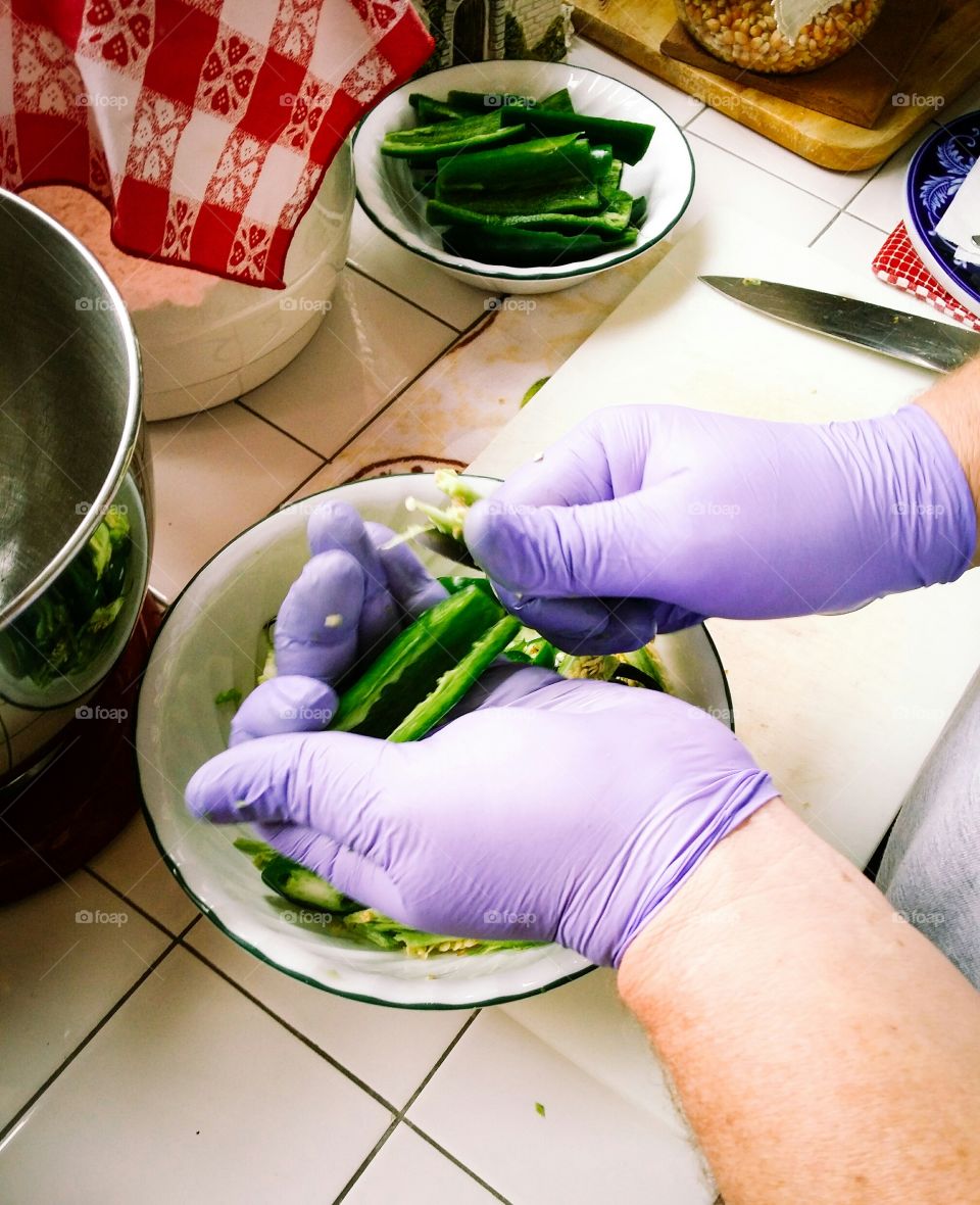 Deseeding Jalapeño Peppers