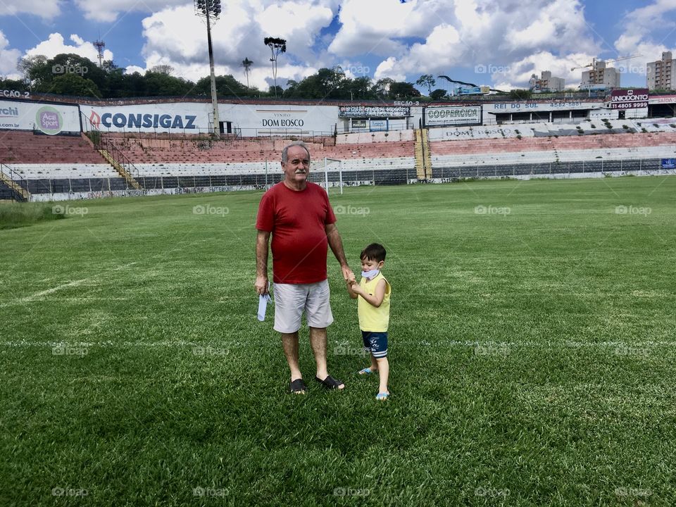 My father and my nephew at the Jayme Cintra Stadium, a field of the Paulista Futebol Clube in Jundiaí. / Meu pai e meu sobrinho no Estádio Jayme Cintra, campo do Paulista Futebol Clube em Jundiaí. 