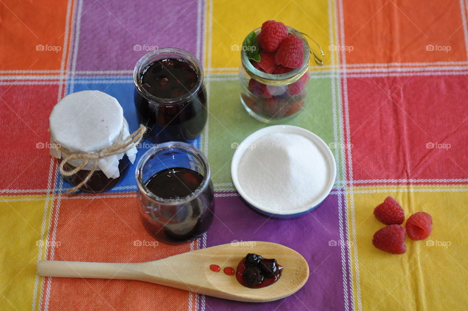 Making cherry jam