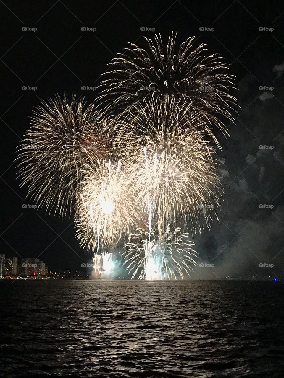 Festval fireworks over the beautiful waters of Waikiki, Oahu 