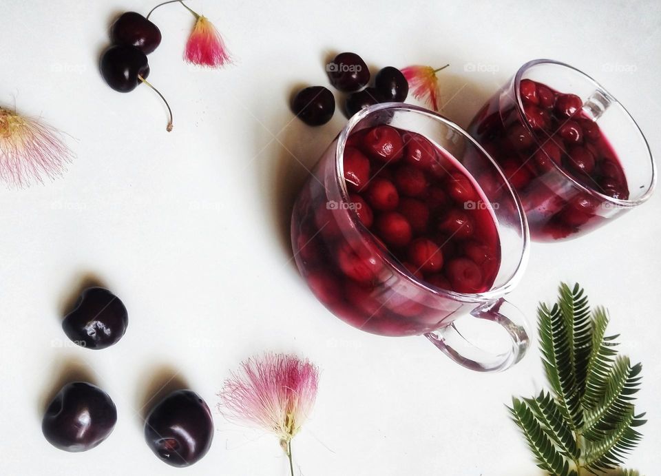 Some SUMMER FRUITS like cherries are very favorite, you can't miss them.If you like them to last longer, you can make cherry compote as mine without sugar. It is completely healthy, dietary and low in calories because of the natural sugar of cherries