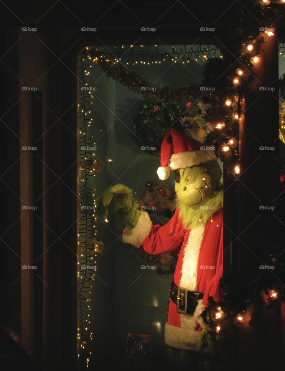 The Grinch Christmas Themed Window Display 