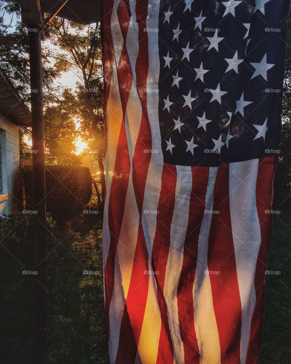 As the sun comes up to kiss our nation good morning 