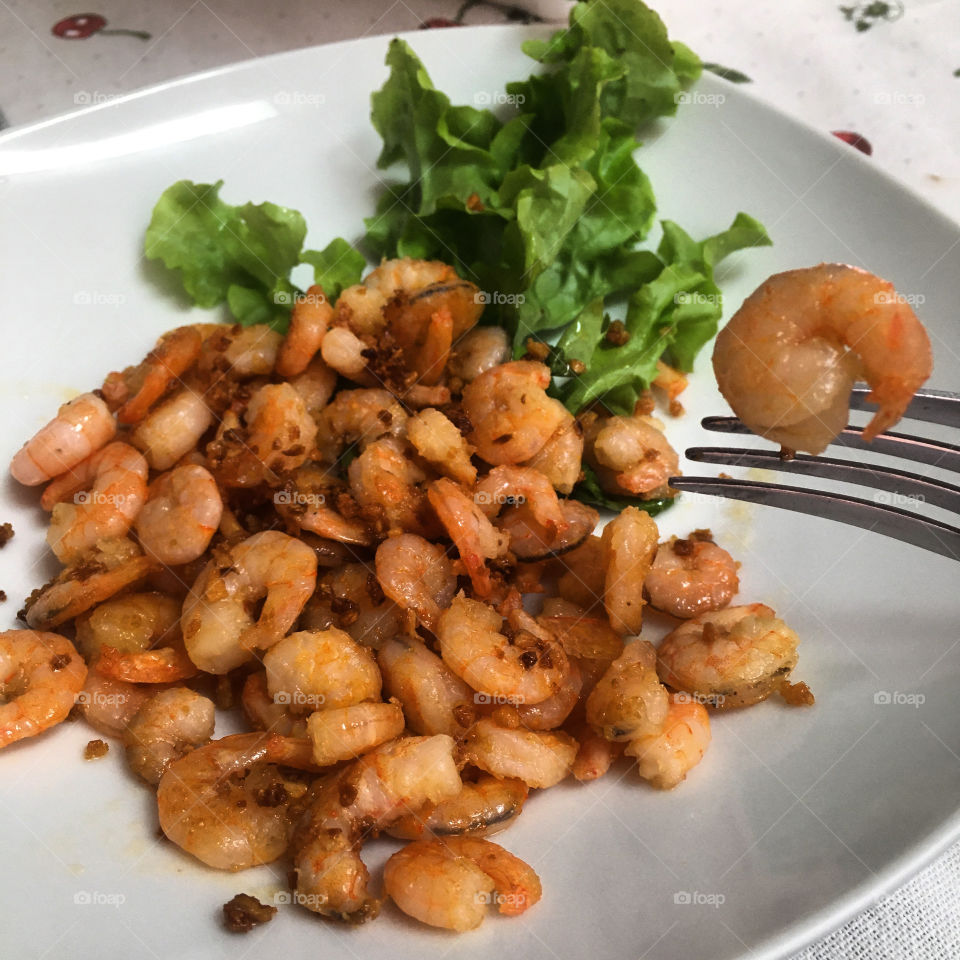 Delicious shrimp for lunch, like "ostentation".  After all, it's a “pre-Father's Day” treat ... / Camarão delicioso no almoço, tipo “ostentação”. Afinal, é um agrado “pré Dia dos Pais”... (portanto, não é sempre é a gente merece)!