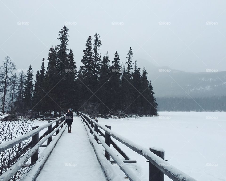 A winter visit to Pyramid Lake in Jasper, AB