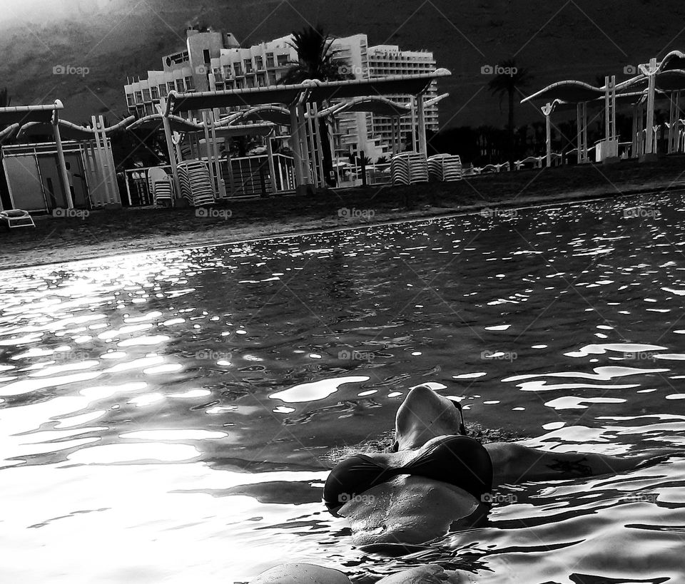 dead sea relaxing