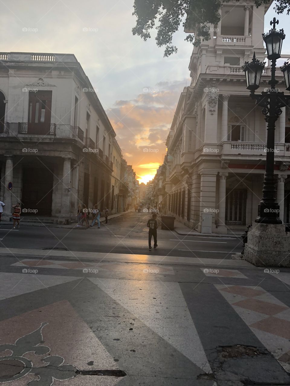Sun down, old/new Cuba 2018