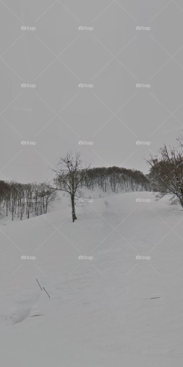 đứng riêng mình em.