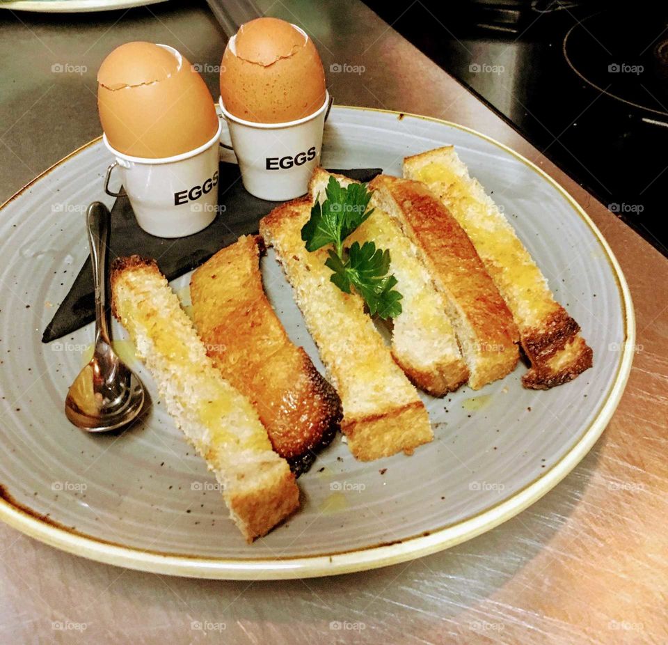 Eggs soldiers
