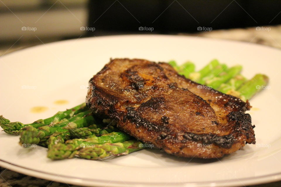 NY strip with asparagus