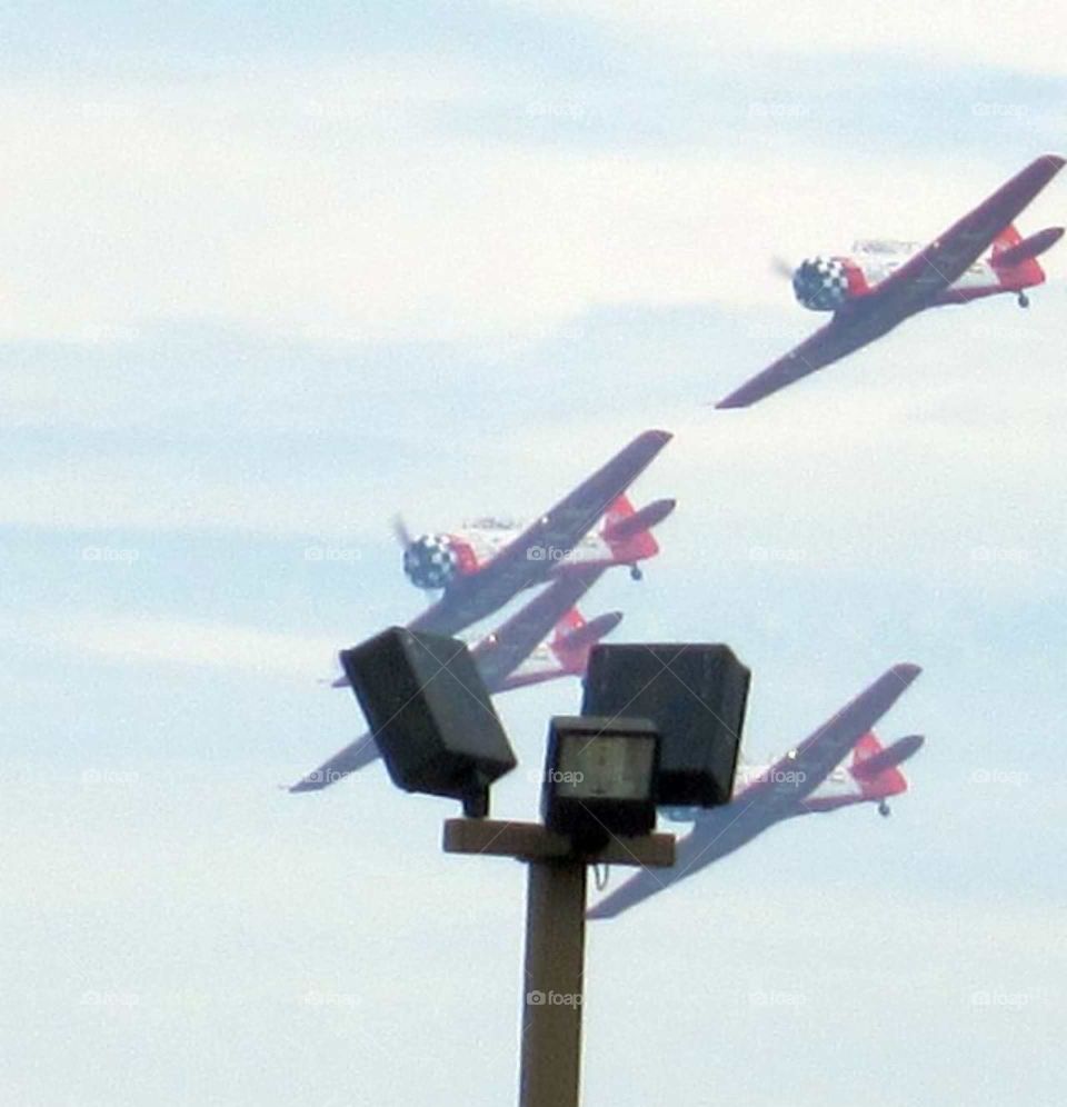Aeroshells flying in a formation