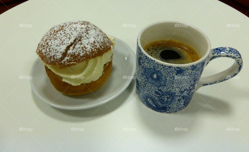 Coffee and semla