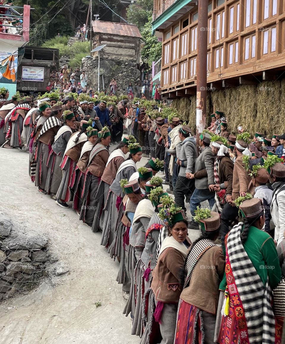 Cultural diversity in hands to hand 