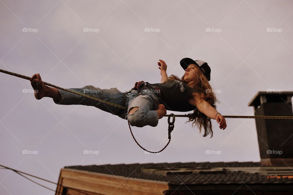 Woman fallen from slack line