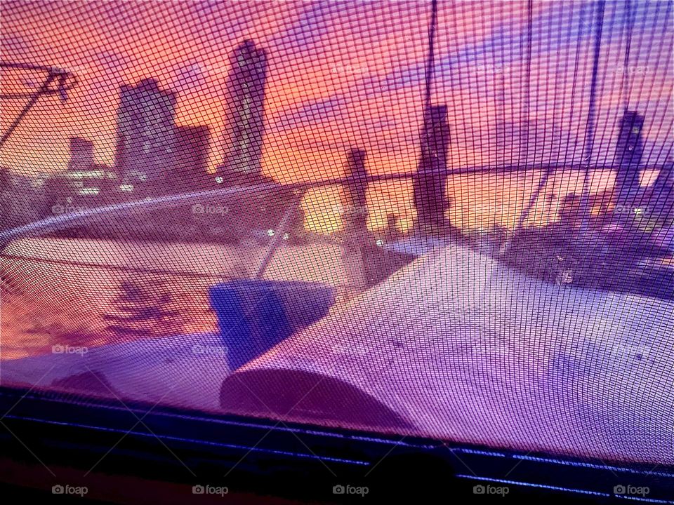 Here’s another impression in the rosé to pink to purpl hues of a colorfully intense sunset from that same evening in January 2023 at „Newtown Creek“ in LIC, Queens. Hypnotic Productions