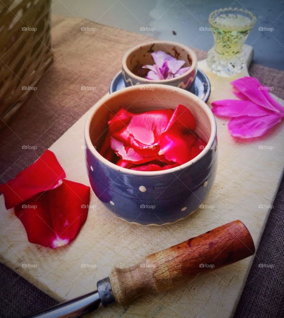 Making Parfum from roses 