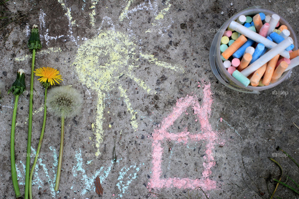 Chalk, crayons, colored crayons, drawing crayons, drawing, drawing on asphalt, children's drawing, drawing on the asphalt, drawing on the road, painted house, painted sun, dandelions, landscape, summer, grass, sun, heat