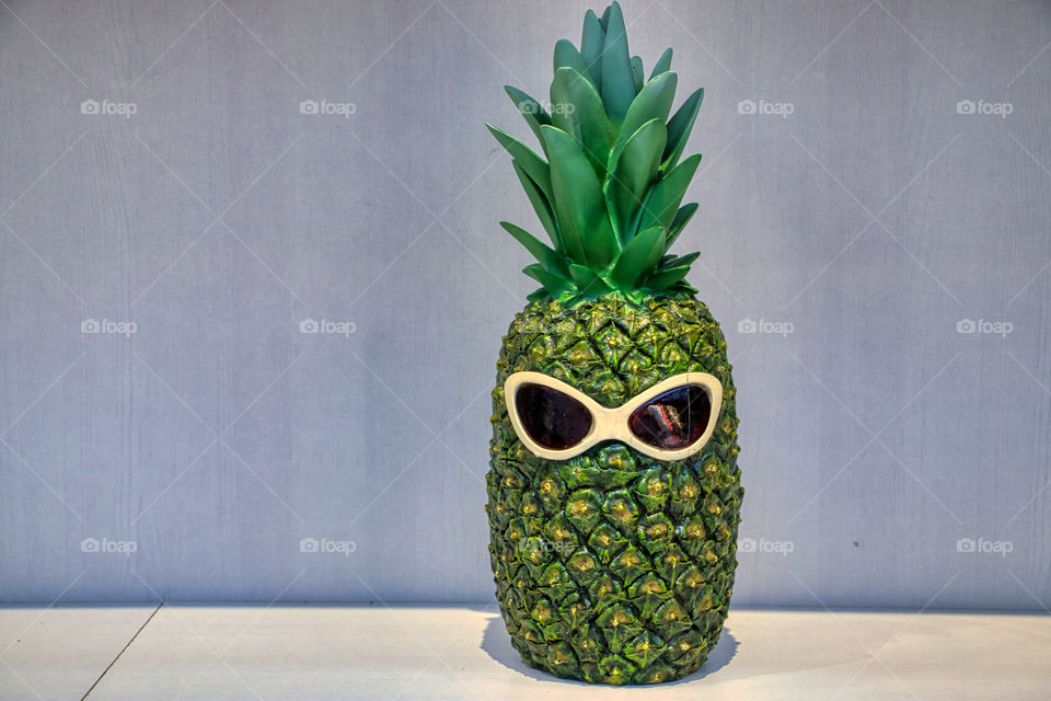 Fashionable Pineapple spotted