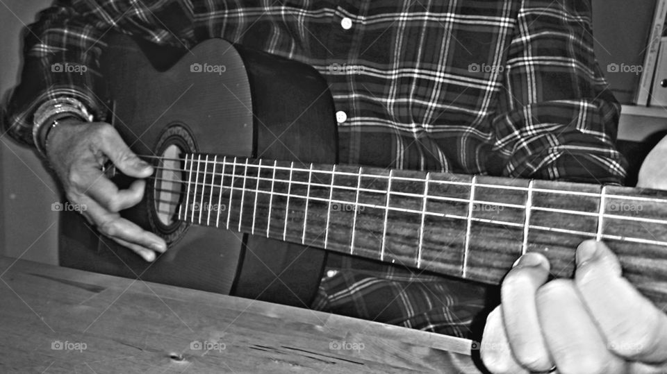 Guitar player in b&w