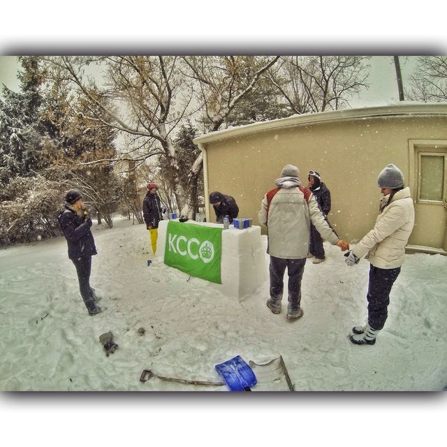 Snow pong