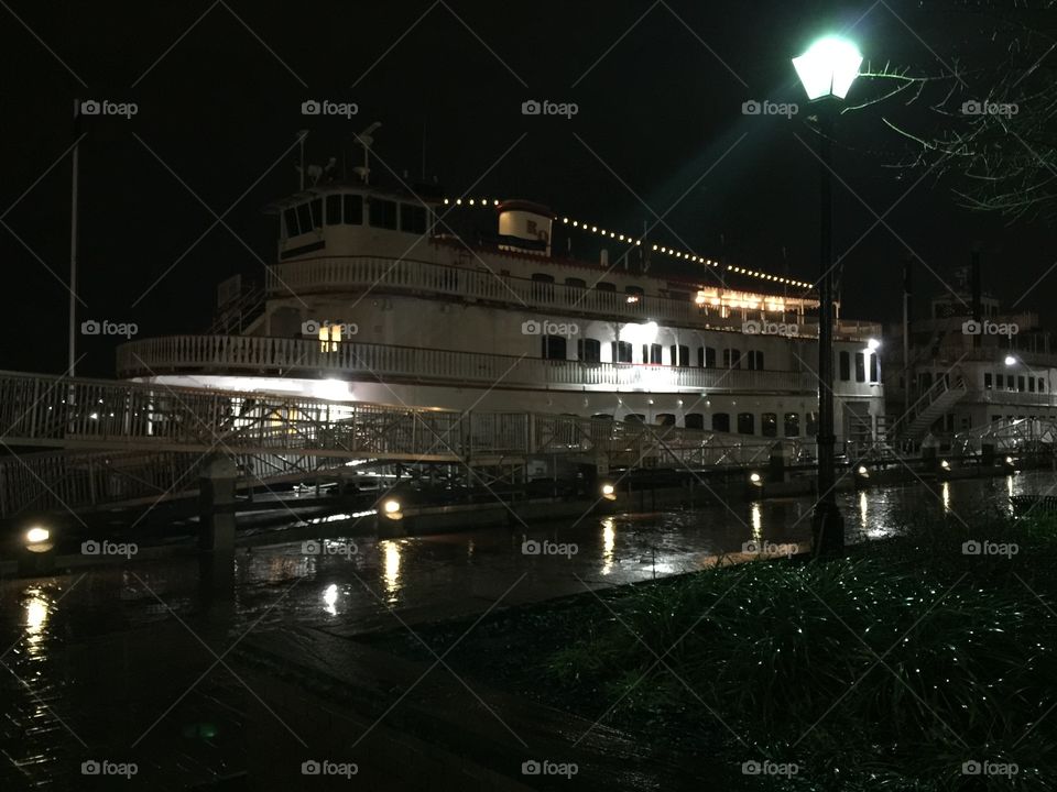  Boat in Savannah Ga at night 