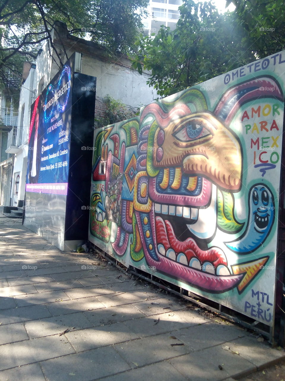 pared pintada como grafitti en representación de alguna imagen histórica de la ciudad
