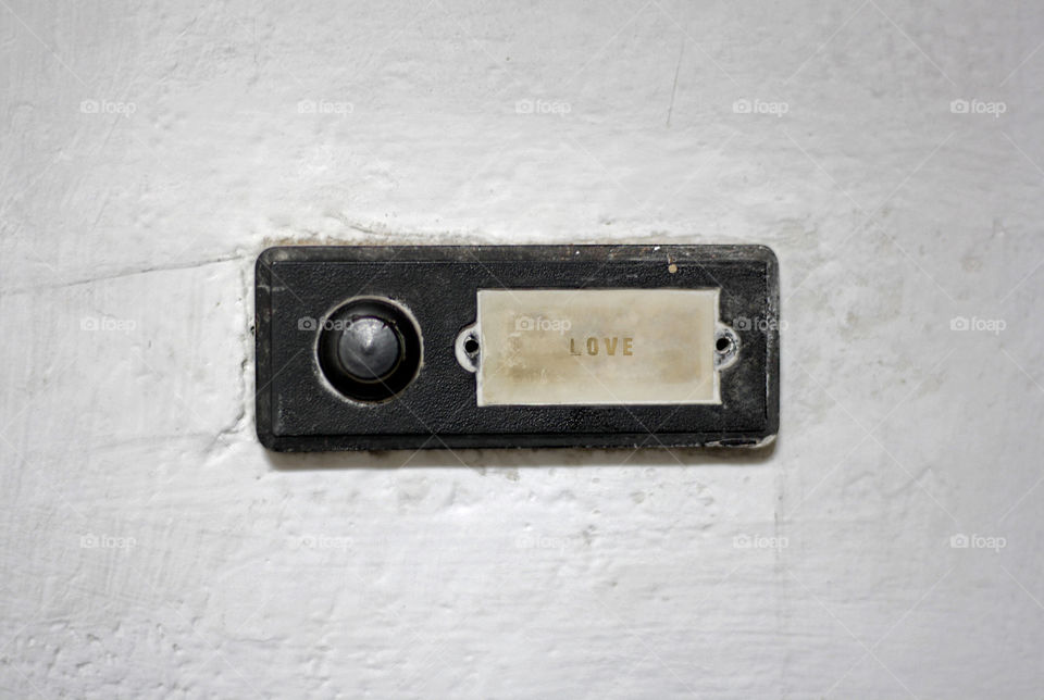 Love doorbell, push the button
