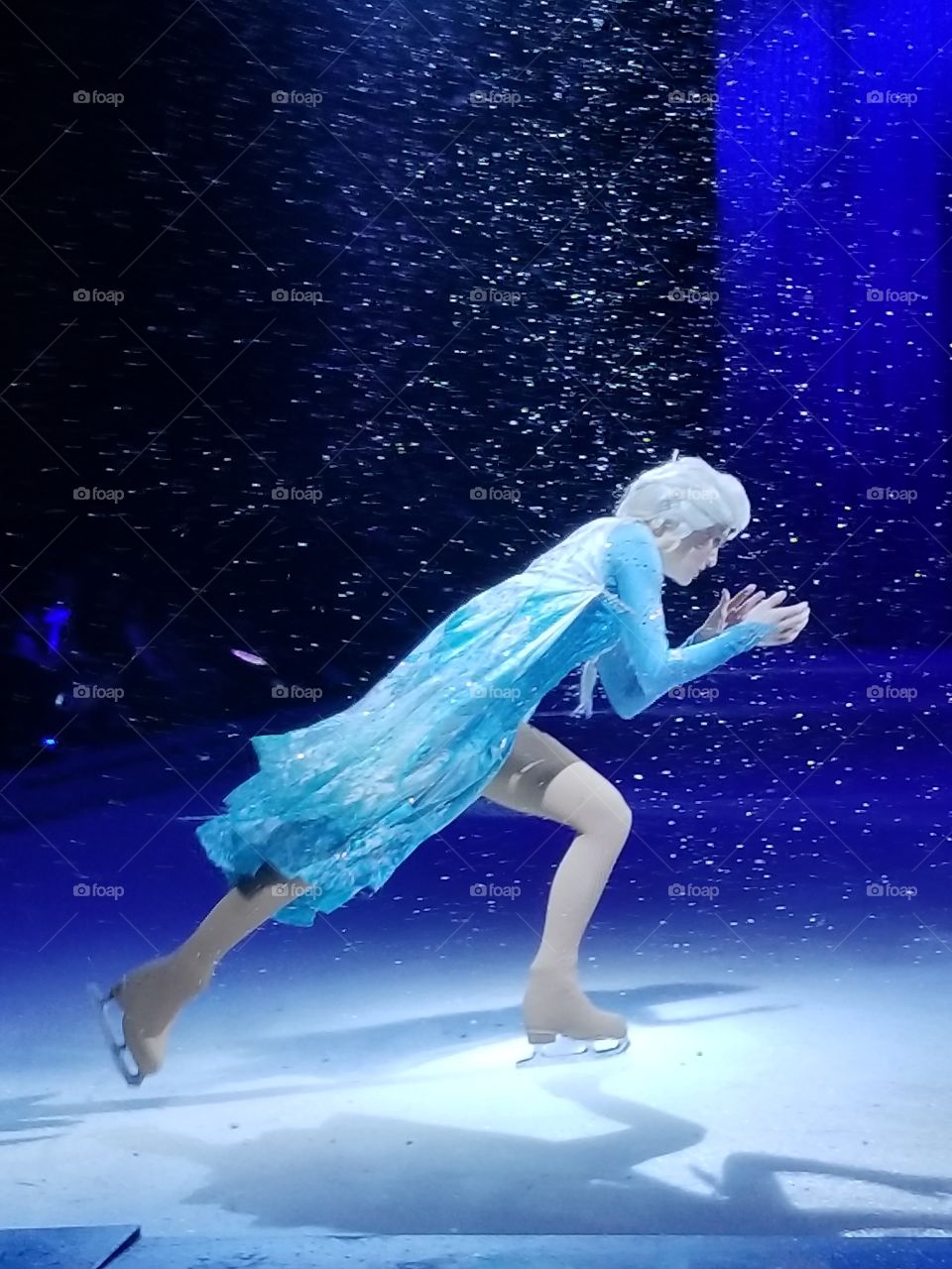 Elsa on skates