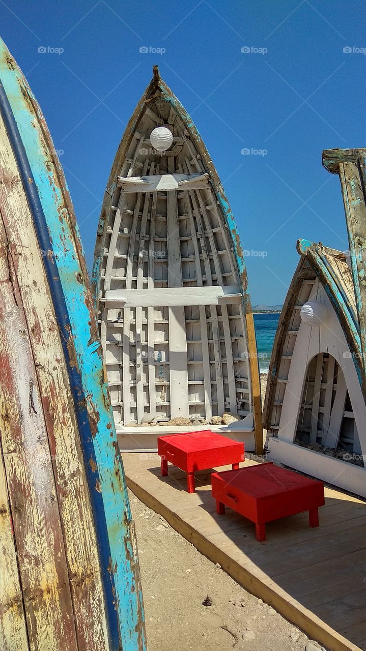 Reading books by the beach? Hell yes!!