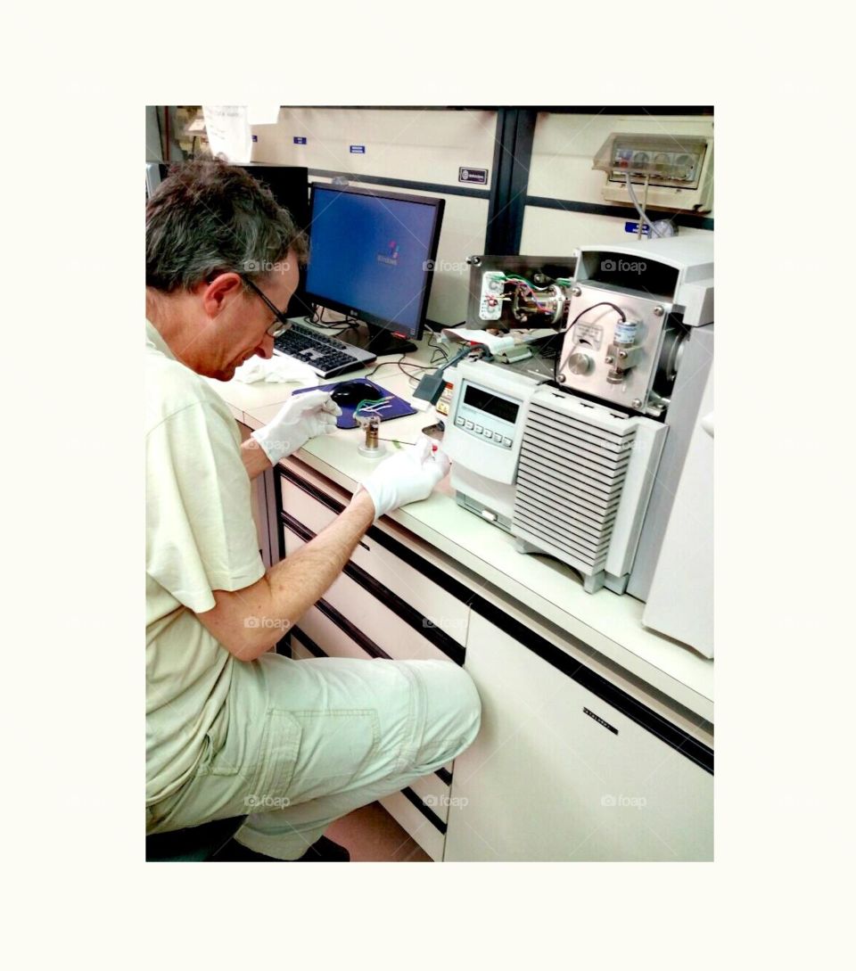 Man at work in a lab