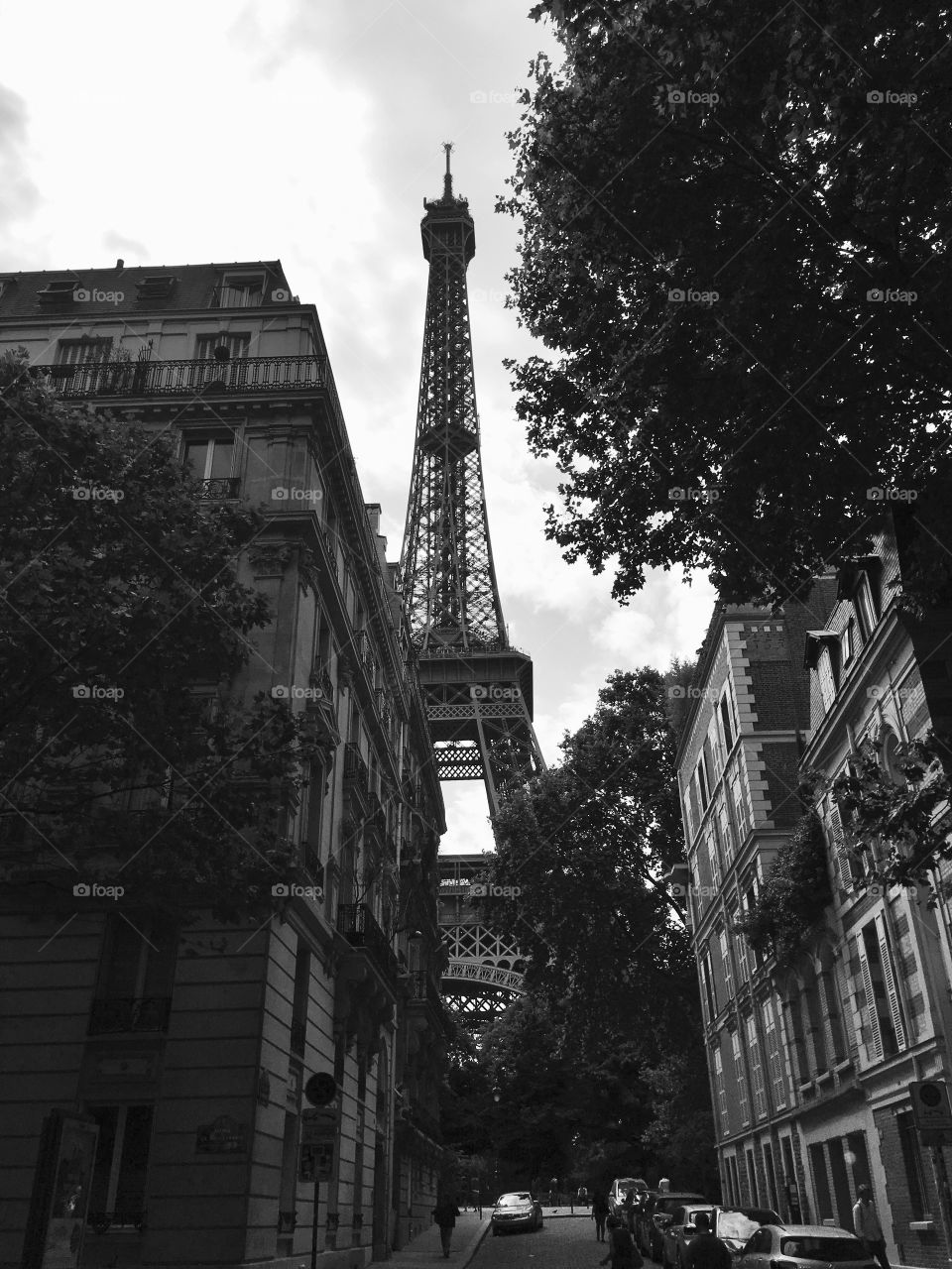 The Eiffel Tower seen through architecture 