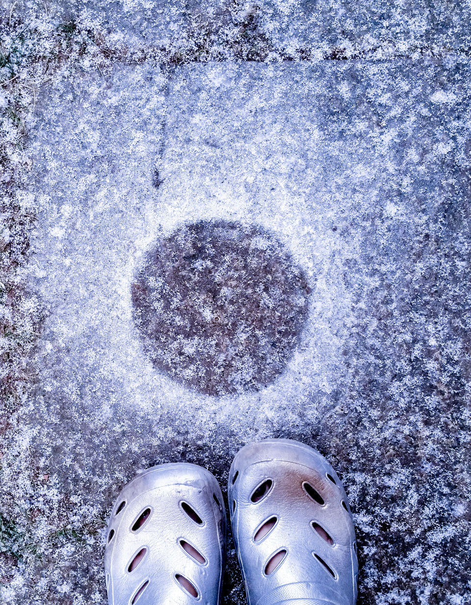 Looking down into a snowy black hole