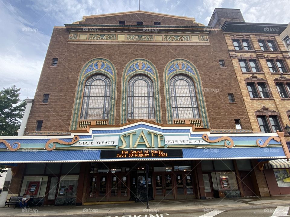 Time to go to the theater 